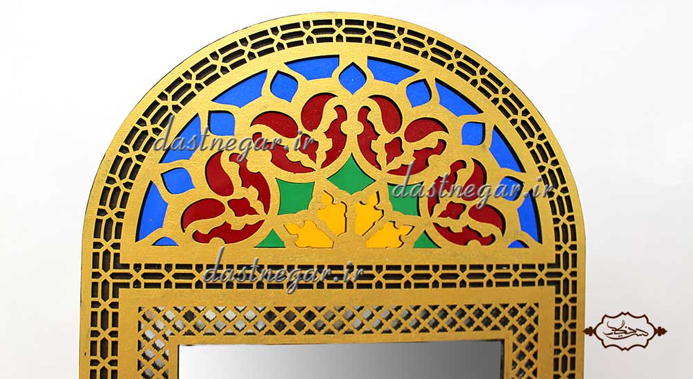 آینه طرح درب سنتی منزل کاربردیاتاق خواب دم در پذیرایی هنری دکوری دکوراتیو جهیزیه عروس قیمت زیبا جدید فروشی به روز خاص شیک قدی قدنما ایستاده دیواری روی دیوار صنایع دستی طرح درب پنجره سنتی چوبی