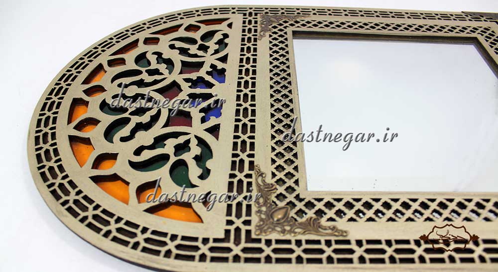 آینه طرح درب سنتی منزل کاربردیاتاق خواب دم در پذیرایی هنری دکوری دکوراتیو جهیزیه عروس قیمت زیبا جدید فروشی به روز خاص شیک قدی قدنما ایستاده دیواری روی دیوار صنایع دستی طرح درب پنجره سنتی چوبی