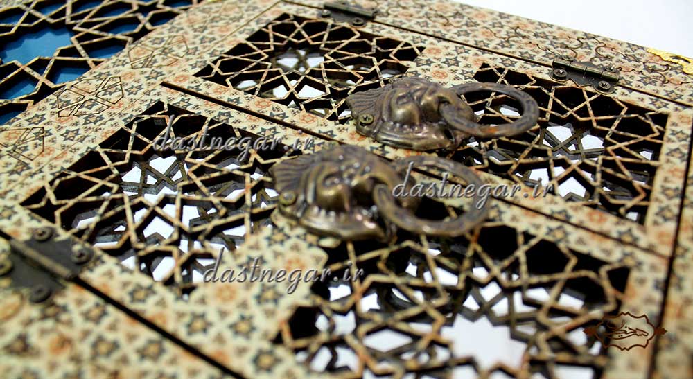 آینه و جاکلیدی طرح گره درب سنتی منزل کاربردیاتاق خواب دم در پذیرایی هنری دکوری دکوراتیو جهیزیه عروس قیمت زیبا جدید فروشی به روز خاص شیک دیواری روی دیوار صنایع دستی طرح درب پنجره سنتی چوبی