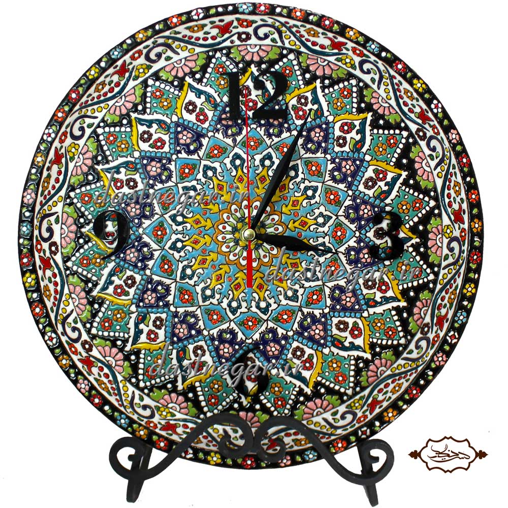 ساعت میناکاری مدل رومیزی  	تزئینی تزیینی دکوراتیو دکوری جدید به روز خاص هنری زیبا لوکس شیک سنتی عروس جهیزیه پذیرایی اتاق خواب دست ساز صفحه سفید طرح دار عقربه ای عقربه دار صنایع دستی برجسته مینا کاری رو