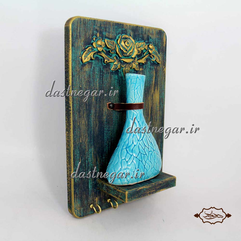 جاکلیدی و گلدان 