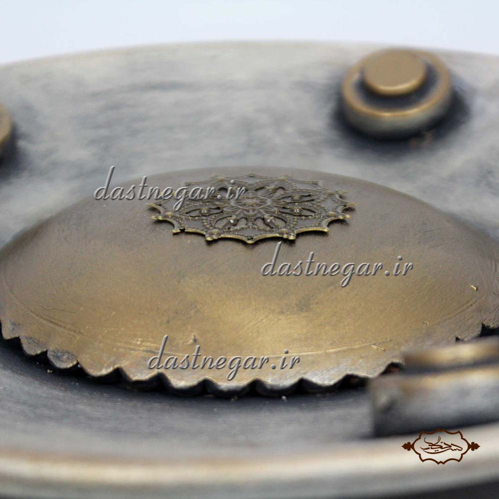 بشقاب سفالی دیوارکوب مدرن  تزئینی تزیینی دکوراتیو دکوری جدید به روز خاص هنری زیبا مدرن سلطنتی لوکس شیک کلاسیک لاکچری عروس جهیزیه اتاق خواب  پذیرایی منزل خانه  راهرو راه پله دست ساز